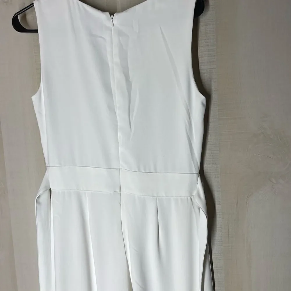 CeCe white sleeveless pants‎ romper v neck, size 2
